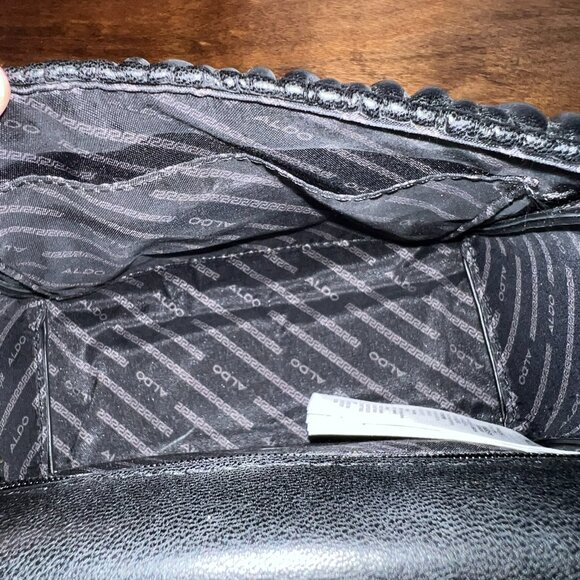 Womens Aldo handbag come with a chain strap - Picture 6 of 6